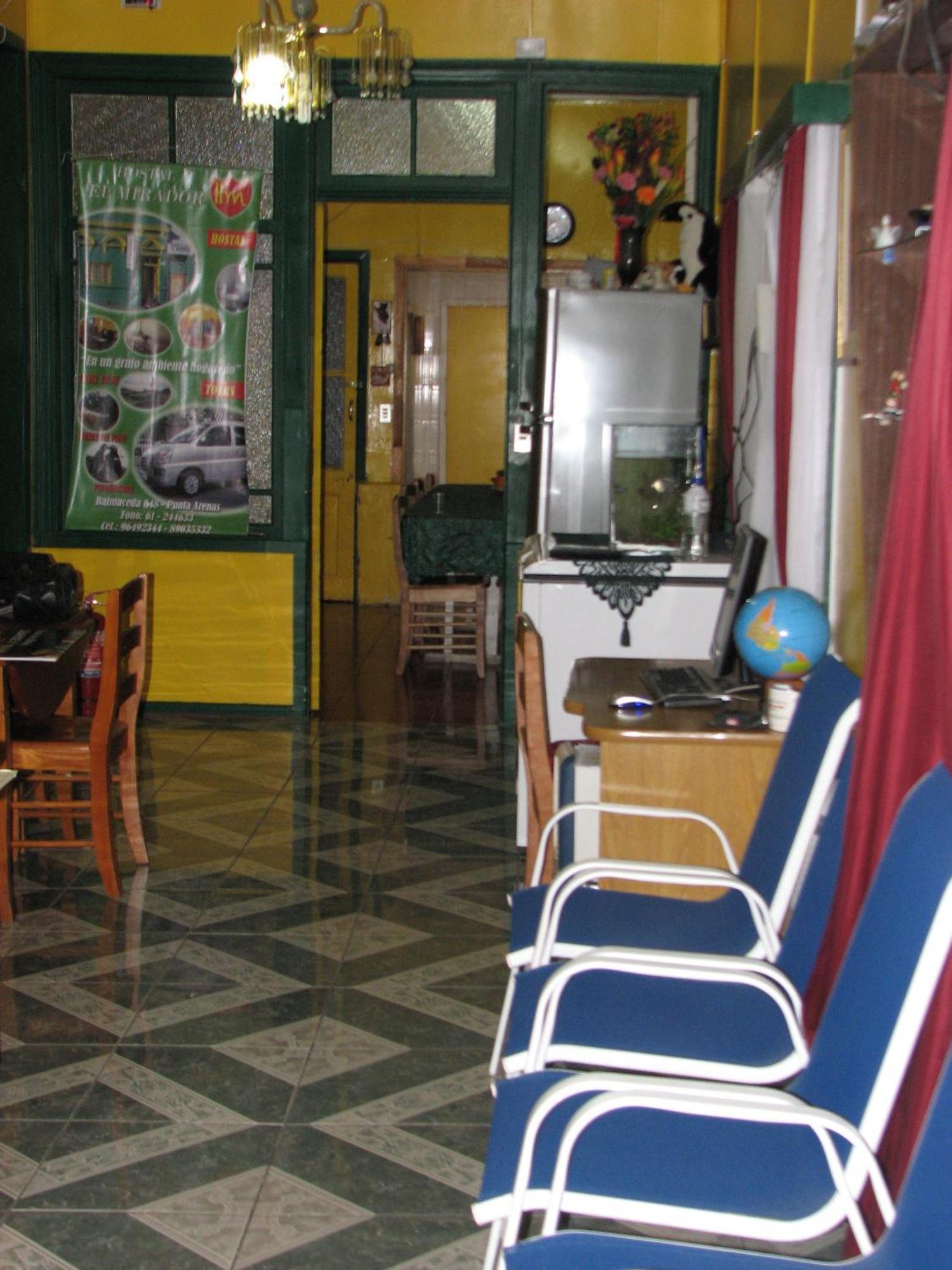 Hostal El Mirador ปุนตาอาเรนาส ภายนอก รูปภาพ